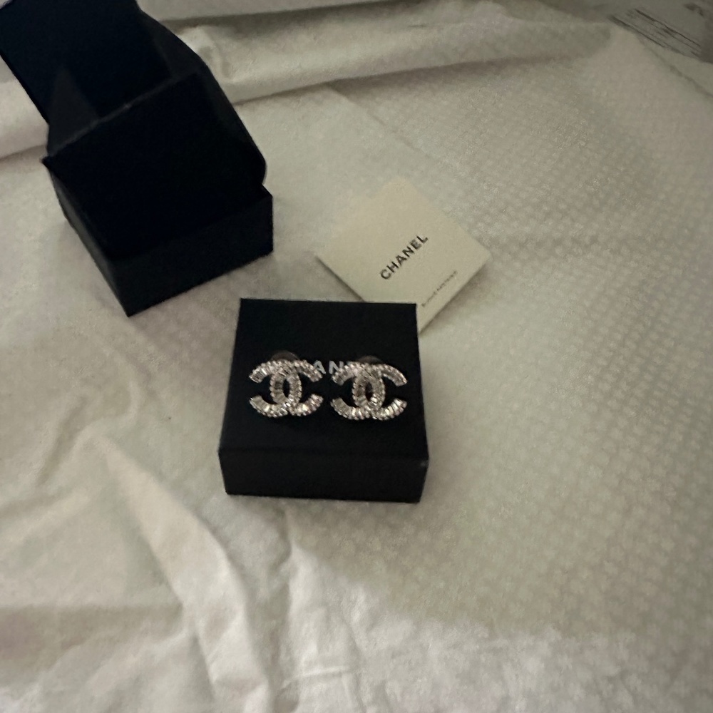 Silver Stud Esrrings CHANEL AUTHENTIC
